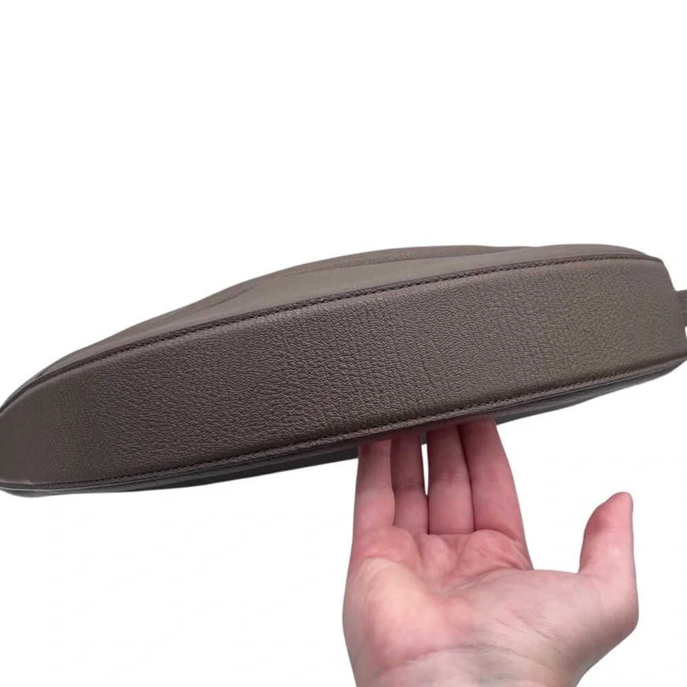 Marc Jacobs The Eclipse Mushroom Grey Pebbled Leather Crossbody Purse - Picture 5 of 11